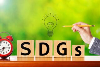 企業が取り組むSDGs・サステナビリティ事例と自社の課題解決に向け知るべき情報を解説のアイキャッチ画像